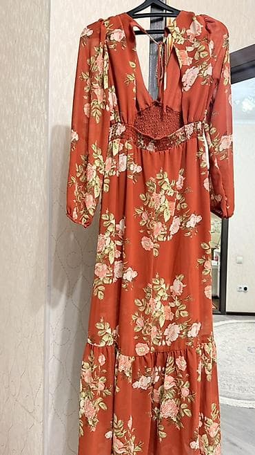 Вечерние платья: Платье длинноешифон,красиво сидит по фигуре,с открытой спинкой и — 2