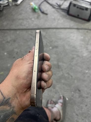 apple 11 pro max: IPhone 16 Pro, Б/у, 128 ГБ, Desert Titanium, Защитное стекло, Чехол, 95 % — 2