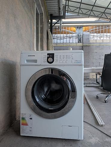 Стиральная машина Samsung. В рабочем состоянии