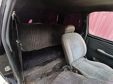 Продажа авто: Nissan March: 1995 г., 1.3 л, Механика, Бензин, Хэтчбэк — 5