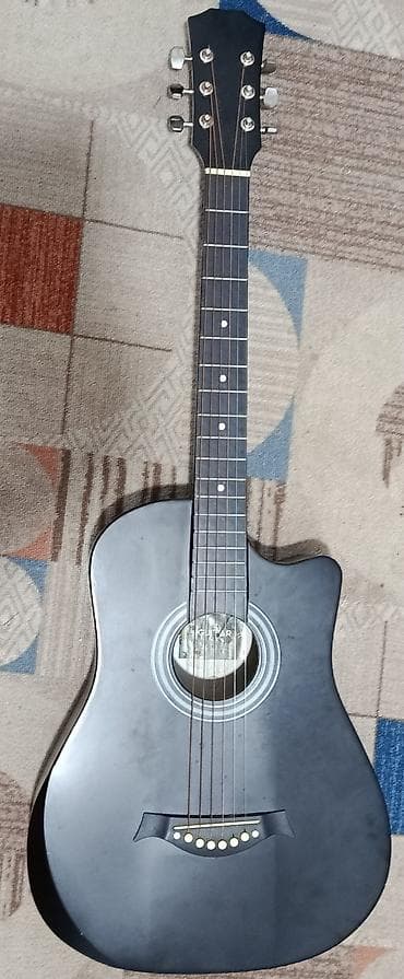 Акустическая гитара с вырезом (cutaway), черный матовый цвет