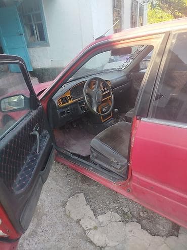 go park: Mazda 626: 1988 г., 2 л, Ручные, Бензин, Седан — 9