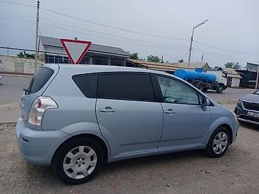 tourer v салон: Toyota Corolla Verso: 2007 г., 2.2 л, Ручные, Дизель, Минивэн — 8