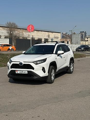 Toyota RAV4: 2019 г., 2.5 л, Автомат, Гибрид, Кроссовер