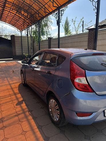 gentra машина: Hyundai Solaris: 2012 г., 1.4 л, Ручные, Бензин, Хэтчбэк — 4