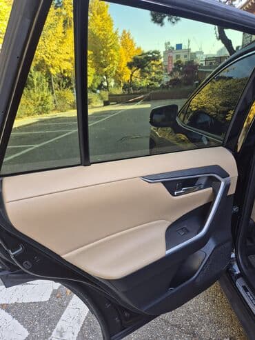 срочно продаю в связи с переездом: Toyota RAV4: 2021 г., 2.5 л, Автомат, Гибрид, Кроссовер — 10