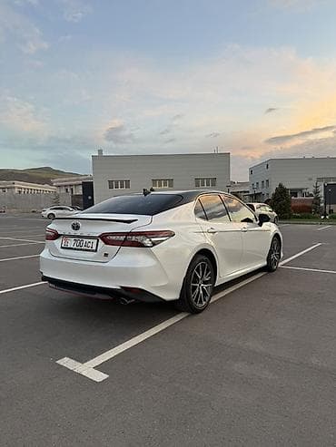 Унаа: Toyota Camry: 2021 г., 2.5 л, Автомат, Бензин, Седан — 5