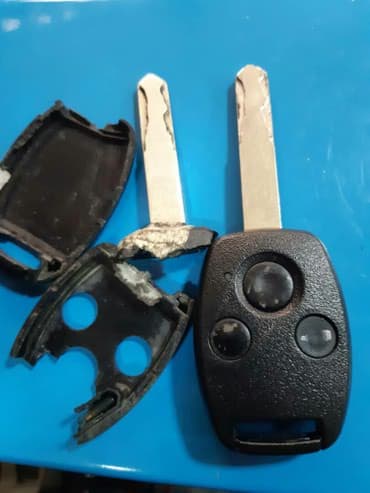 ремонт дизельных двигателей бишкек: Изготовление ключей, Ремонт чип ключа, ключей, Ремонт ключа, Ремонт — 2