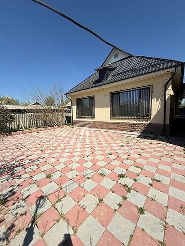 шашлычный кафе: Продаётся частный жилой дом. село Васильевка. Дополнительная — 10