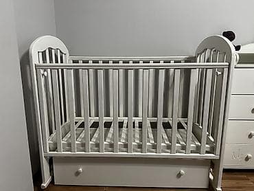 4 moms: Манеж-кровать, Б/у, С комодом — 2