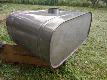 пустые канистры: Продаю две ёмкости из пищевой нержавейки объемом 140 литров, раньше — 9