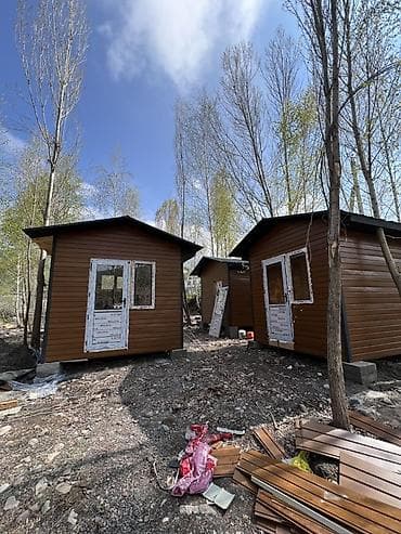 контейнер гараж: Окна и двери на заказ - Компактные модульные строения с двускатной — 1