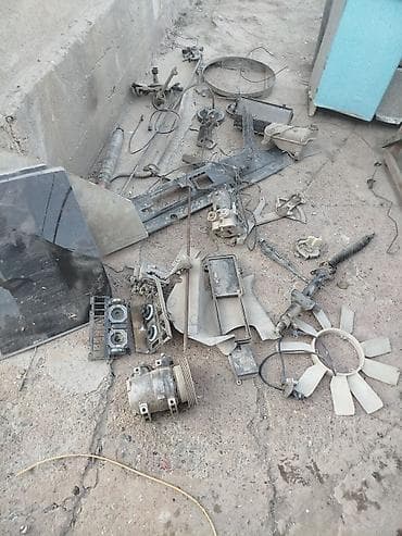 воздушный компрессоры: Разные автозапчасти (набор). В комплекте то, что на фото: - — 2