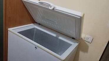 куханные весы: Морозильный белый Б/У Особенности: - Верхняя откидная крышка с — 1