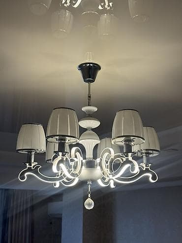 Люстра потолочная с шестью плафонами - Стиль: классика с современными