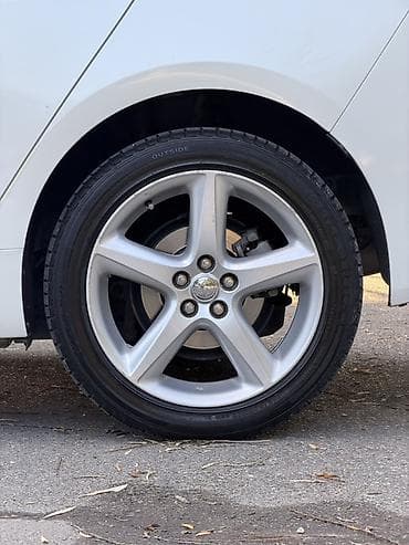 e2 byd: Toyota Prius: 2019 г., 1.8 л, Автомат, Гибрид, Хэтчбэк — 10