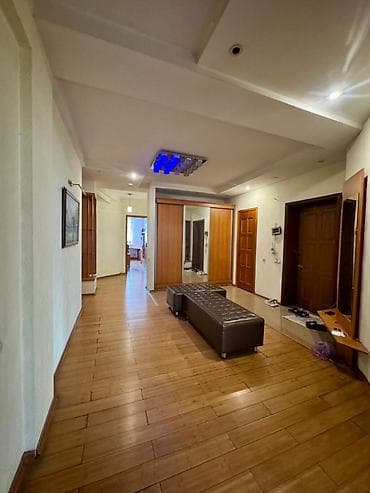red centr: 4 комнаты, 203 м², Индивидуалка, 3 этаж — 8