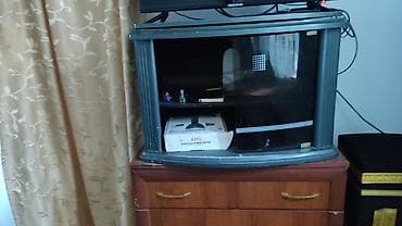 тв 4: Телевизор Samsung кинескопный (CRT) - Диагональ примерно 20–21 дюйм — 1