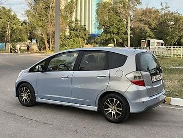 стутер: Honda Jazz: 2009 г., 1.3 л, Робот, Бензин, Хэтчбэк — 4