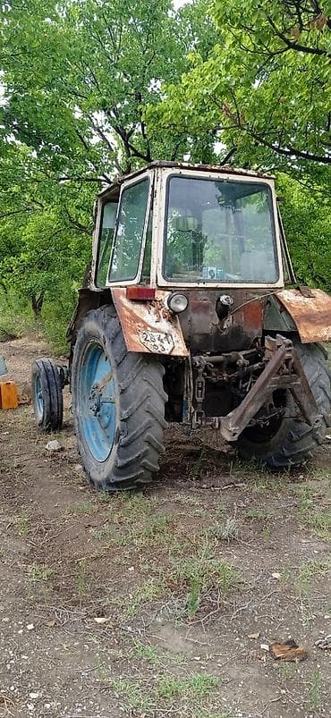 Транспорт: Трактор колесный, кабина остекленная. Узкая передняя колея с — 3