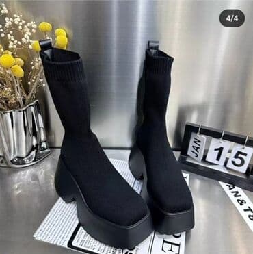 Размер 37 новые 
 на полную ногу тоже подойдёт 
ткань плотная 2600сом