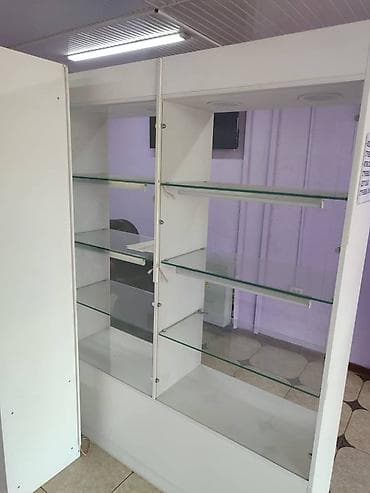 парикмахерский стол: Торговые витрины/шкафы для салона и магазина. - Материал: каркас — 2