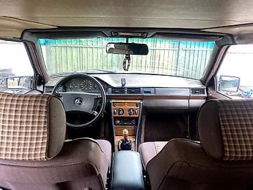 мерс 124 парок: Mercedes-Benz W124: 1991 г., Механика, Седан — 8