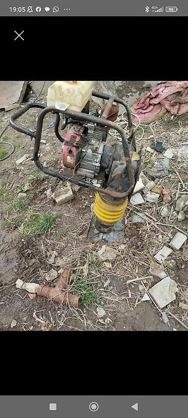 Чатырдын үстүн жабууга арналган материалдар: Вибронога (трамбовка) бензиновая для уплотнения грунта Описание: - — 1