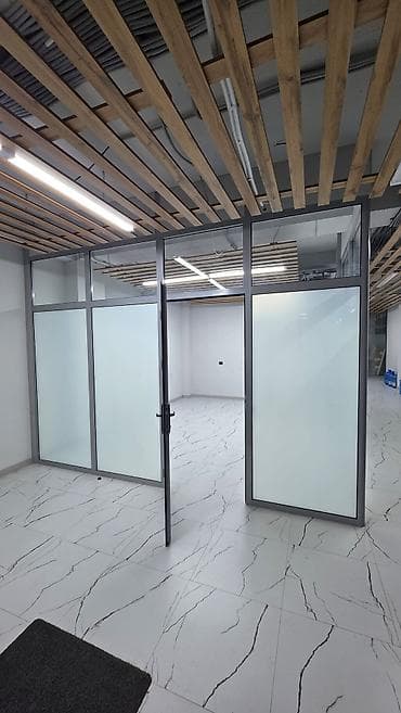 сдаю цокольное помещение: Аренда офисов, 20 м², В жилом комплексе, С отдельным сан узлом — 1