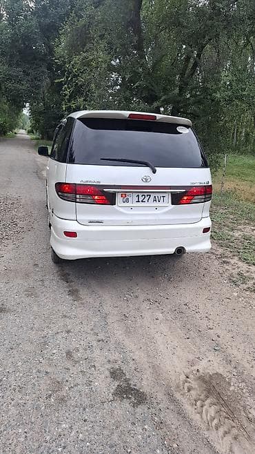 туризмо машина: Toyota Estima: 2001 г., Минивэн — 4
