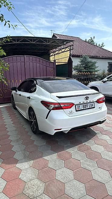 Toyota Camry: 2018 г., 2.5 л, Автомат, Бензин, Седан — 2