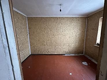 алтын казык ж м: 2 комнатная квартира Внутри есть : вода газ. Туалет душ с наружи — 4