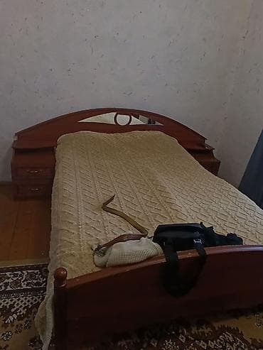 спалный двух: Кровать двуспальная с прикроватными тумбами - Размер спального места — 2