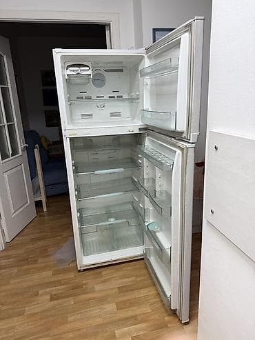 Холодильник Electrolux, Б/у, Двухкамерный — 2