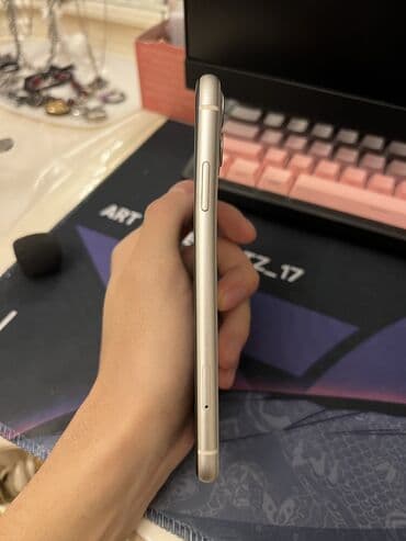 iphone 8s: IPhone 11, Б/у, 128 ГБ, Белый, Чехол, 73 % — 9