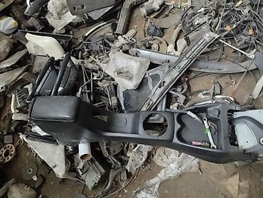 Инструменты для авто: Подлокотник Honda, цвет - Черный, Б/у, Самовывоз — 1