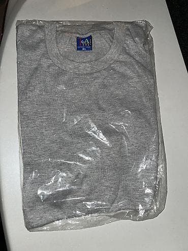 Футболки: Серые базовая футболки с короткими рукавами. Есть все размеры M, L — 1