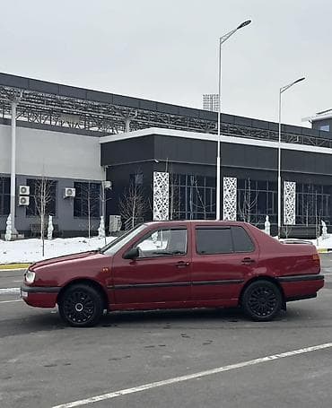 lexus 570 2013: Volkswagen Vento: 1993 г., Механика, Седан — 1