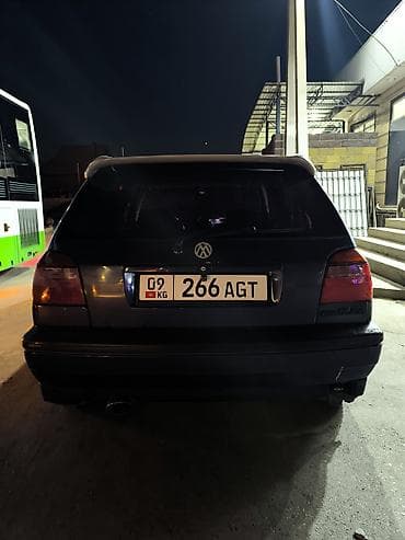 Volkswagen Golf: 1994 г., 1.8 л, Механика, Бензин, Хэтчбэк — 2