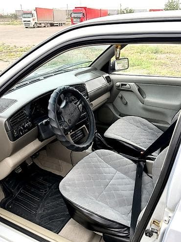 vento капот: Volkswagen Vento: 1997 г., 1.8 л, Механика, Бензин, Седан — 6