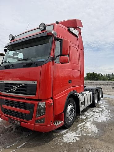 surron x: Тягач, Volvo, 2010 г., Контейнеровоз — 1