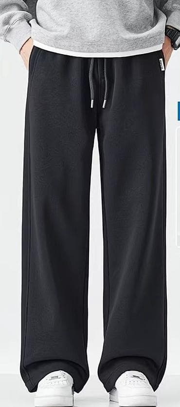 свободные брюки: Спортивные брюки свободного прямого кроя. Черные. Размер — 1