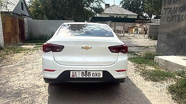 Транспорт: Chevrolet Onix: 2020 г., 1 л, Автомат, Бензин, Седан — 6