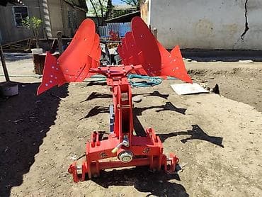 плуг на трактор: Навесные почвообрабатывающие орудия для трактора Комплект включает: - — 1