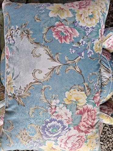 синий лампа: Представляем декоративную подушку с ярким цветочным принтом. Подушка — 1