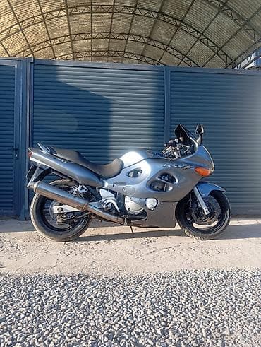Спортбайк Suzuki, 750 куб. см, Бензин, Взрослый, Б/у