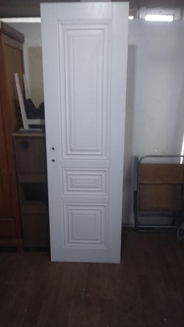 Короны для дверей: Межкомнатное дверное полотно, окрашенное в белый цвет. Срочно сатылат — 2
