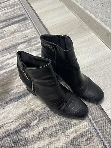 Ботинки и ботильоны: Ботинки, 40, Stradivarius, Б/у, цвет - Черный, Самовывоз, Платная доставка — 2