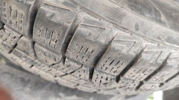 продаю бу вещи: 175/65/R15 Зима Ликупчки Япония Yokohama. 2 шт пара. В отличном — 3