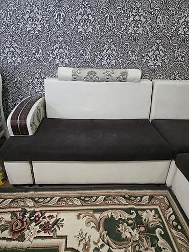 Угловой диван, C подушками